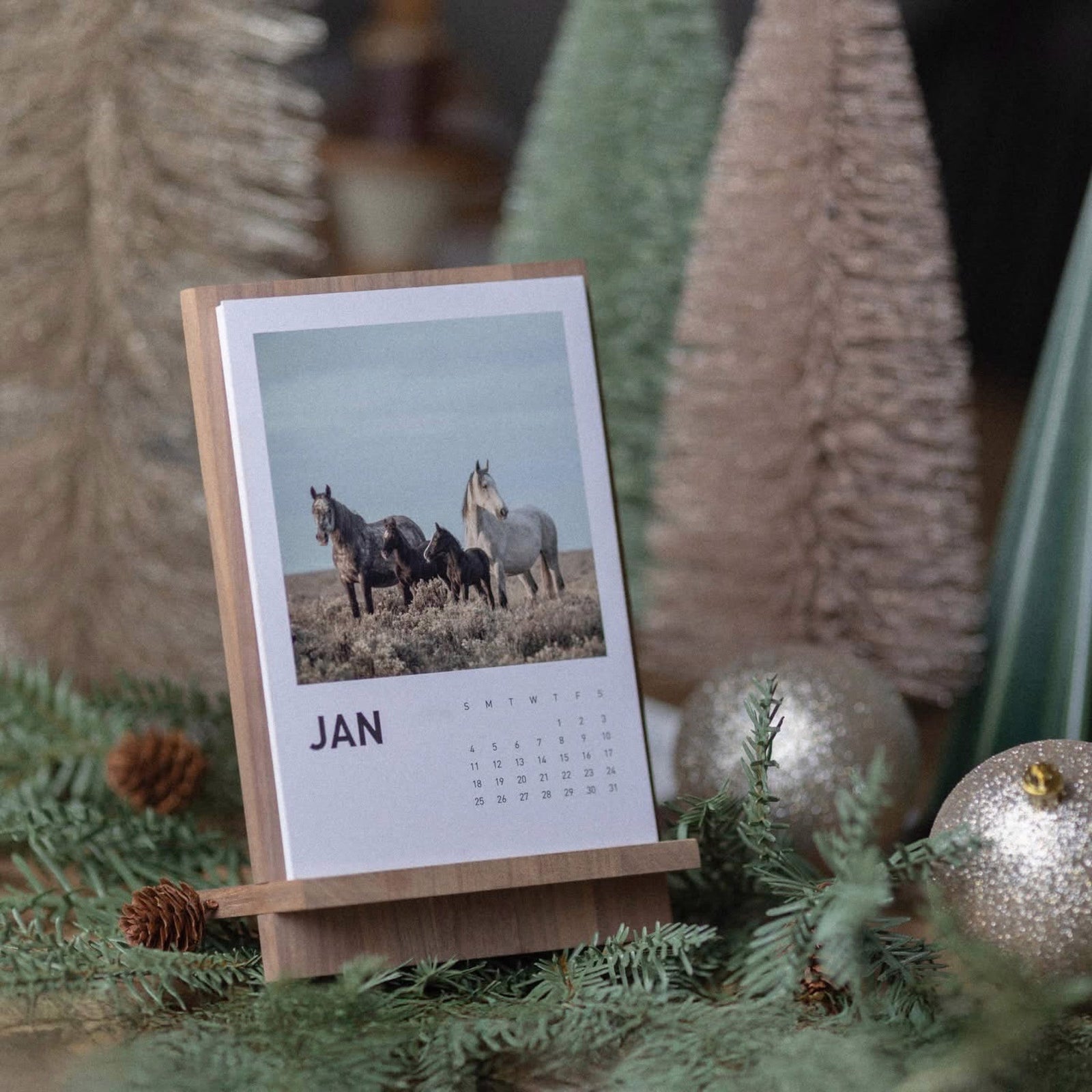 2026 Calendar (with stand)