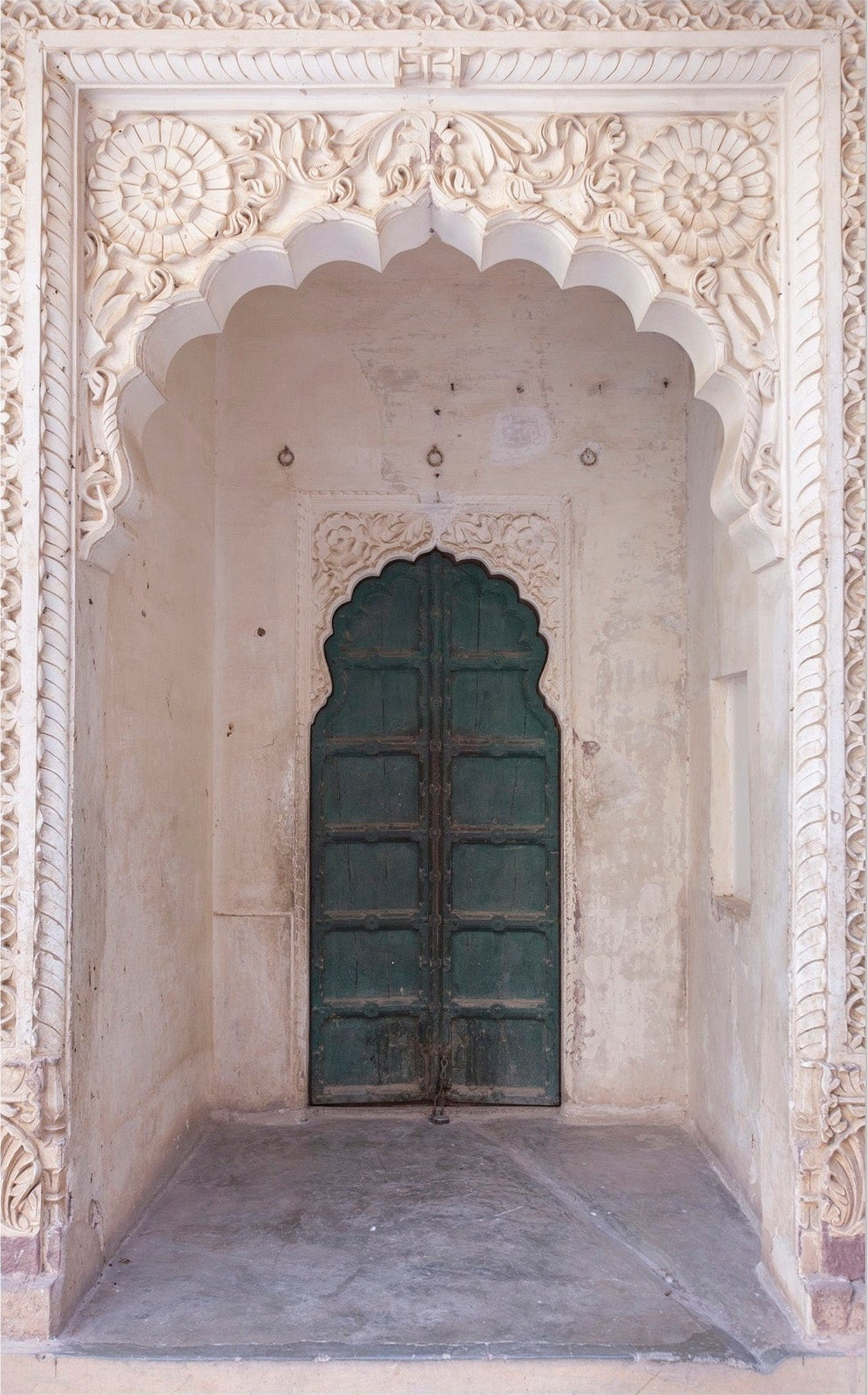 Doorway to India 01 in context
